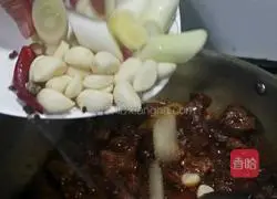 Illustration of braised beef with dried bamboo shoots 6