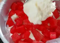 Watermelon Mango Oreo Cream Cake Recipe Illustration 8