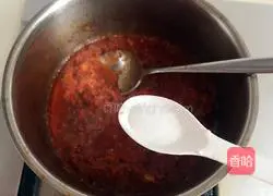 Illustration of how to make pizza sauce 6