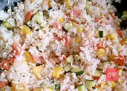 Illustration of how to make Thai pineapple fried rice 9