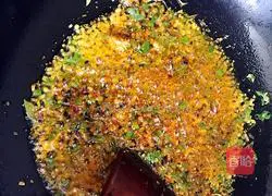 Illustration of how to make spicy noodles with skewers 13