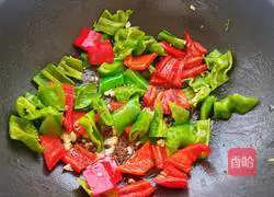 Illustration of how to make oily pork rolls 10