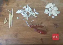 Illustration of how to make dumplings of Xi'an special snacks 6