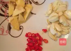 Sauerkraut Illustration of how to make fried large intestine 1