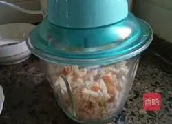 Illustration of making homemade bread crumbs 3