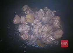 Illustration of Braised Chicken Legs with Carrots and Shiitake Mushrooms 7