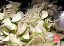 Illustration of how to make vegetarian fried noodles 4