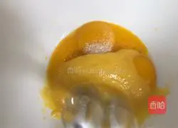 Illustration of how to make raisin cream cake roll 6