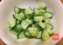 Illustration of how to make cheese and bacon rice balls 2