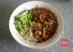 Illustration of making braised noodles with shredded mushrooms and chicken 18