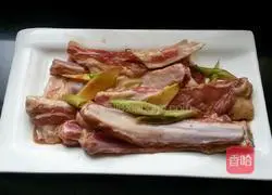 Illustration of how to make crispy grilled lamb chops 3