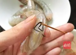 Thai Lemon Garlic Pepper Shrimp Recipe Illustration 3