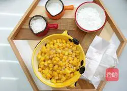 Illustration of how to cook crispy golden corn 1