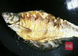 Illustration of Braised Wuchang Fish 5