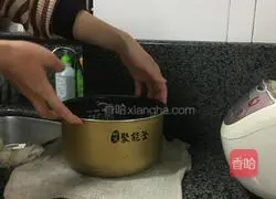 Illustration of how to make rice cooker cake 12