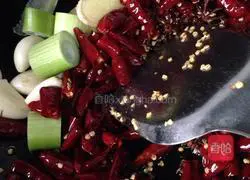 Illustration of how to make spicy chicken 10