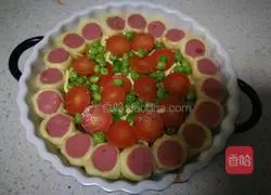 Illustration of how to make ham ring sausage pizza 16