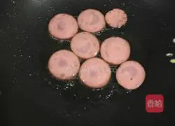 Illustration of how to make fried rice noodles with cabbage 5