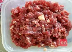 Illustration of how to make stir-fried beef cubes 1