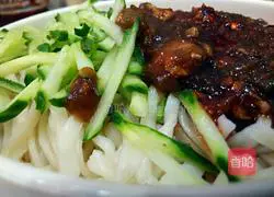 Illustration of how to make braised noodles with cucumber shreds 11