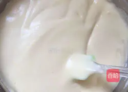 Illustration of how to make chiffon cake rolls 9
