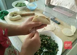 Illustration of how to make fried leek and tofu buns 11