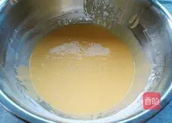 How to make eight-inch hollow chiffon cake Illustration 6