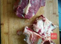 Illustration of how to make beef bone broth noodles 1