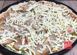 Illustration of how to make bacon pizza 8