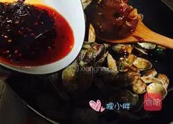 Fragrant Illustration of how to make spicy clams 10