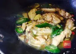 Illustration of how to make large plate of braised chicken wings 4