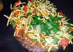 Illustration of how to steam whole eggplant with folded ear root 10