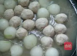 Illustration of how to make fish balls and winter melon balls 8