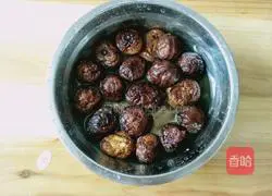 Illustration of how to make braised chicken with mushrooms 2