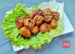 Illustration of how to stuff pork with braised oil and gluten 16