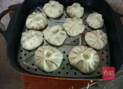 Illustration of how to make sesame candy buns 15