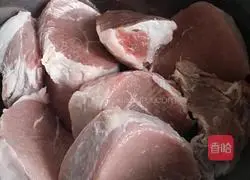 Illustration of making homemade beef sauce 2