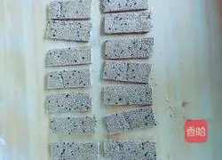 Illustration of making homemade sesame candy 4