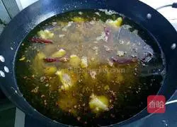 Illustration of how to make braised chicken with dried beans and chicken 8