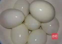 Illustration of how to make five-spice braised eggs 2