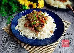Illustration of making braised noodles with pork and green pepper 12