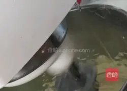 Gold Pillow Cake Recipe Illustration 5