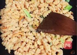 Illustration of how to stir-fry minced meat with parsley and sesame seeds 9