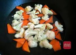 Illustration of how to make curry stewed vegetables 3