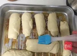 Illustration of how to make butter bread 6