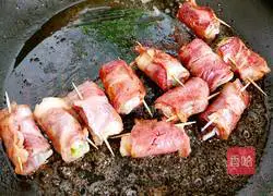 Illustration of how to make pan-fried bacon-wrapped cabbage 7