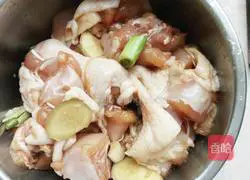 Illustration of homemade braised chicken 2