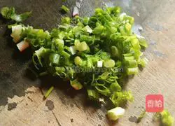 Illustration of how to make shredded radish with scallion oil 9