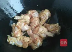 Illustration of how to make cola-braised chicken shanks 9