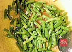 Illustration of how to make braised noodles with beans and eggs 8